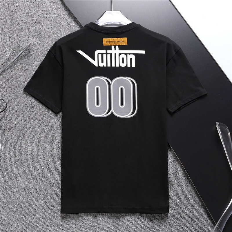 Louis Vuitton Men's T-shirts 1688